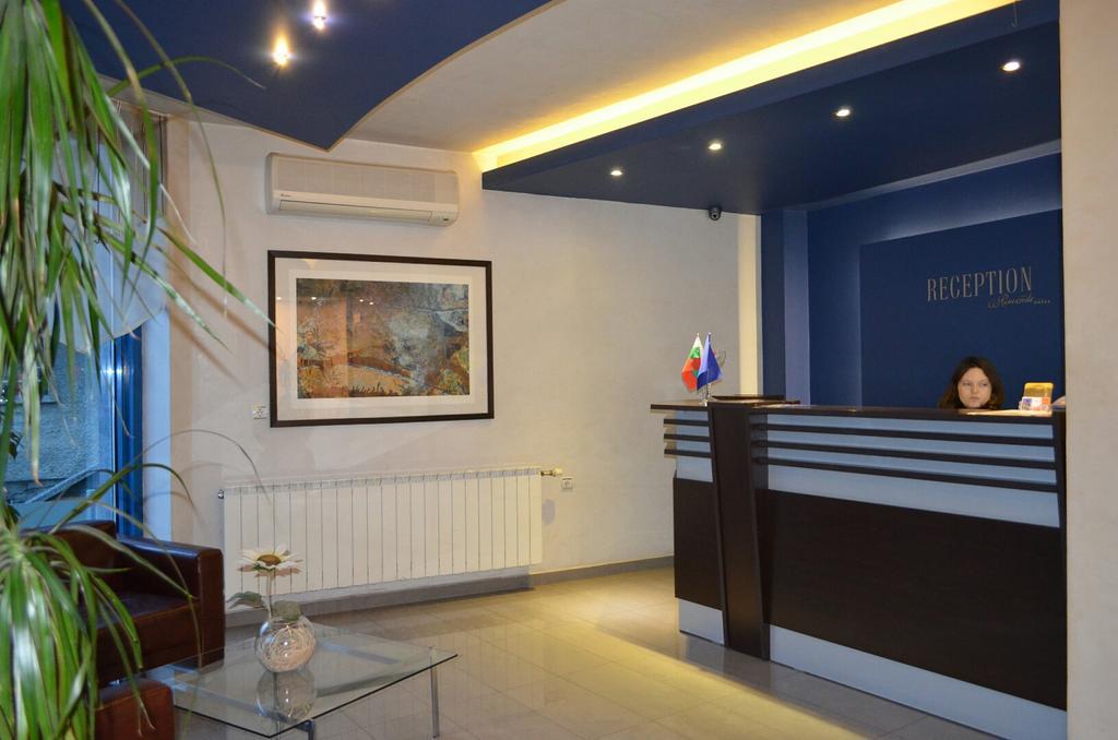 Riverside Family Hotel Yambol Екстер'єр фото